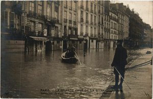 CPA PARIS La Grande Crue de la Seine 1910 Quai des Grands Augustins (578159)