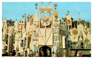 Postcard AMUSEMENT PARK SCENE Anaheim California CA AS9266