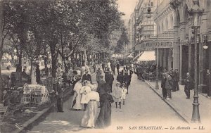 Spain San Sebastian La Alameda Nuevo Butz vintage postcard B911