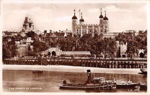 BR93759 the tower of london ship bateaux real photo   uk