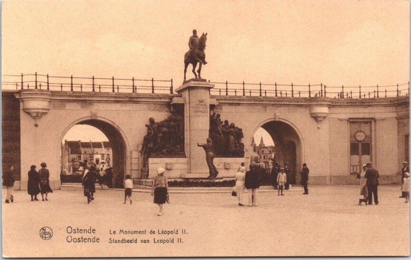 Belgium Oostende Le Monument de Leopold II Ostend Vintage Postcard 02.75