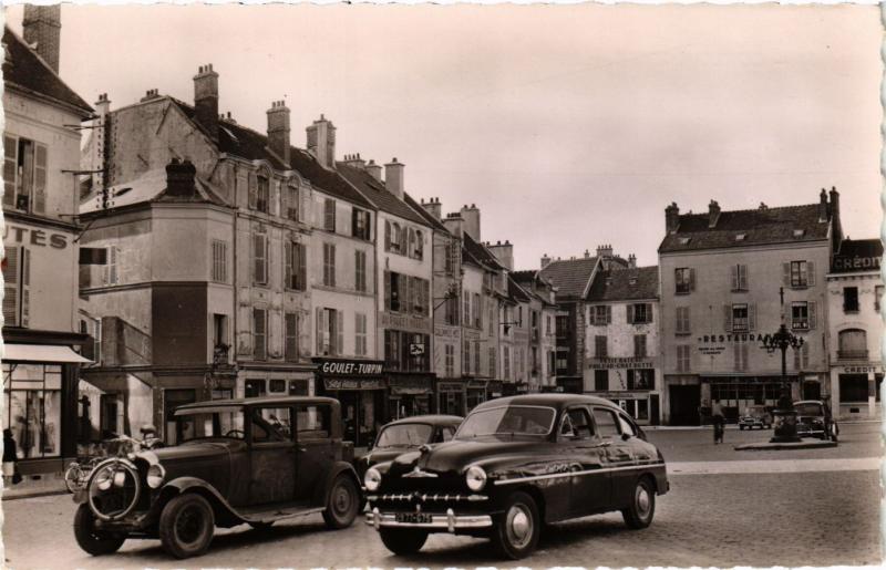 CPA  Coulommiers - La Place  (639023)