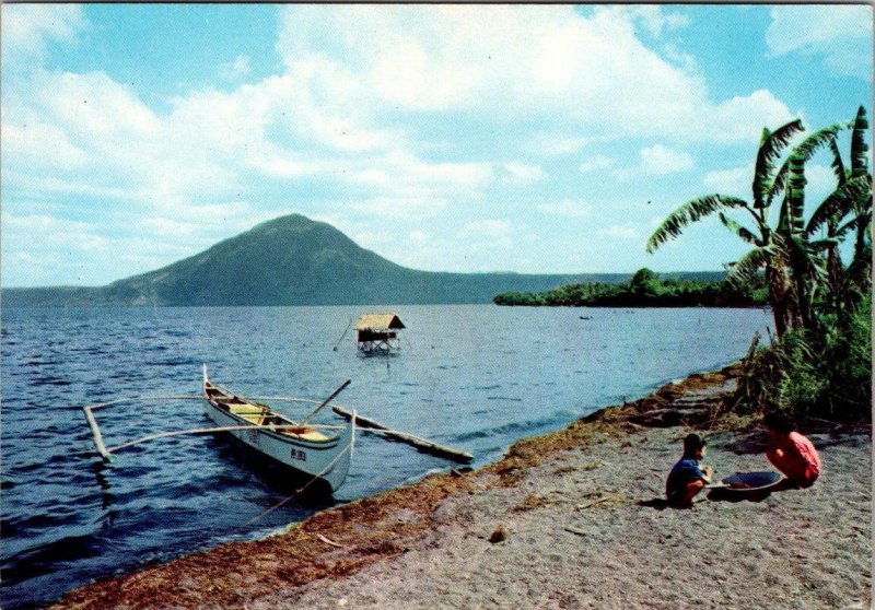 Philippines  TAAL LAKE & VOLCANO  Boat~Children  TAGAYTAY RIDGE   4X6 Postcard