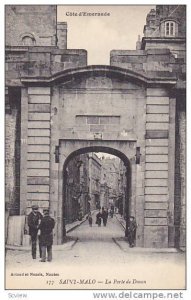 Cote d'Emeraude, La Porte de Dinan, SAINT MALO, Ille et Vilaine, France, 10-20s