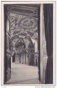 RP: VATICAN , 00-10s ; Ingresso alla Sala Ducale #2