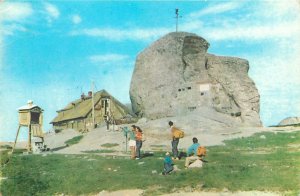 Postcard Romania Muntii bucedi varful si cabana omul formatiune muntoasa