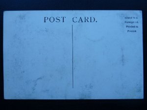 Devon EXETER The Old Houses in Cathedral Close - Old Postcard by Levy LL.70