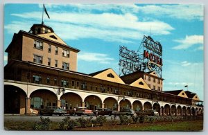 Quebec  Canada   Auberge Du Blvd. Motel   Postcard