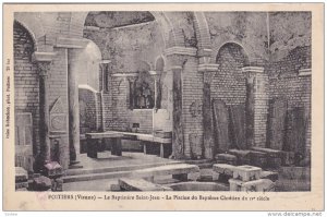 POITIERS, Le Baptistere Saint-Jean, La Piscine du Bapteme Chretien du IV siec...