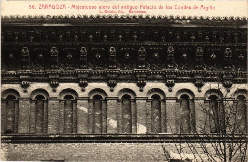 CPA Zaragoza Majestuoso alero del antiguo Palacio SPAIN (744081)