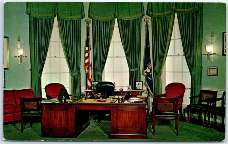 M-47376 Replica of President's Office The Harry S Truman Library Independence MO