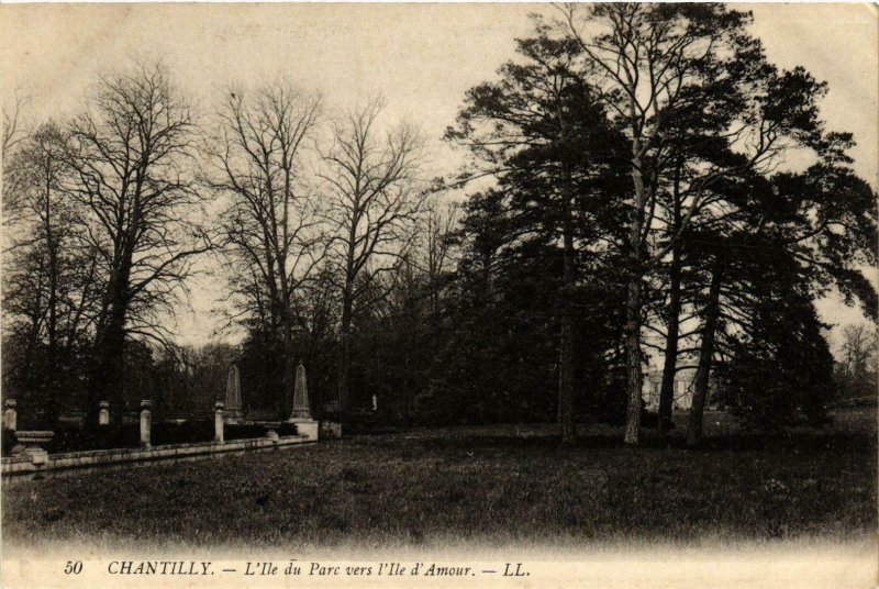 CPA Chantilly- Ile du Parc vers l'Ile d'Amour FRANCE (1008676)