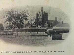 Postcard  Early UDB View of Passenger Station Depot, Cedar Rapids, Iowa . W9