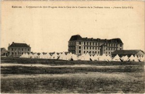 CPA Militaire - RENNES - Campement du 24me Dragons dans la Cour (90054)