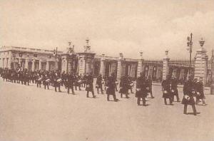 Spain Madrid Palacio Real Relevo de la Guardia Salida del Regimiento de Leon