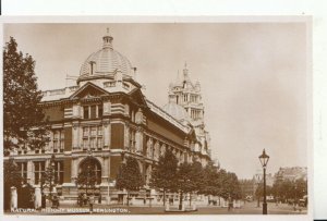 London Postcard - Natural History Museum - Kensington - Real Photo - Ref 14837A