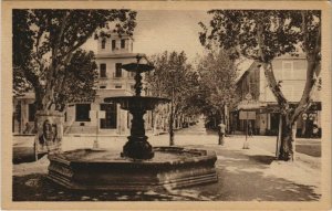 CPA PERTUIS La Fontaine Verte et le Cours de la Republique (1086533)