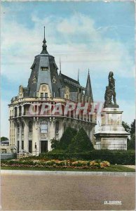 Modern Postcard Chartres Eure et Loir Post and the statue of Marceau