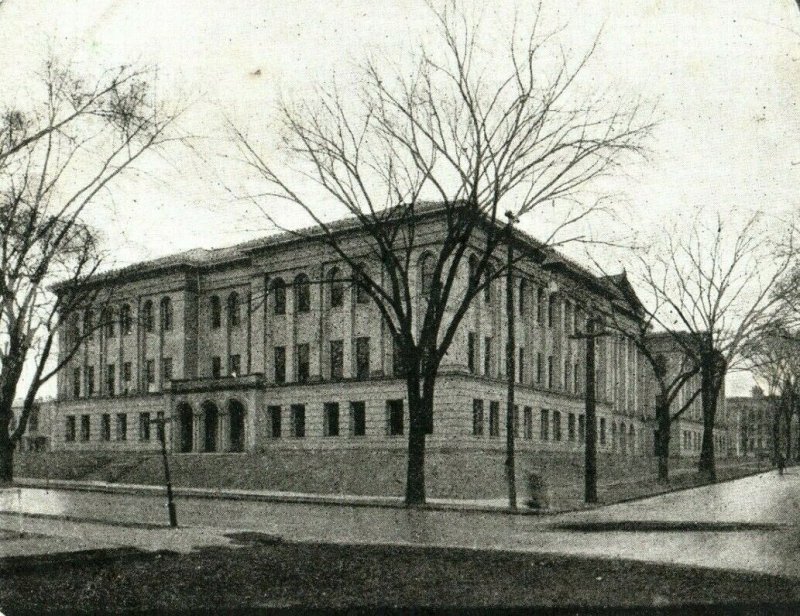 C.1900-10 Central High School Toledo, Ohio Unused Early Postcard F94