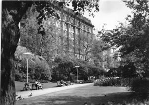 B89340 view from the embankment gardens of the savoy london  uk