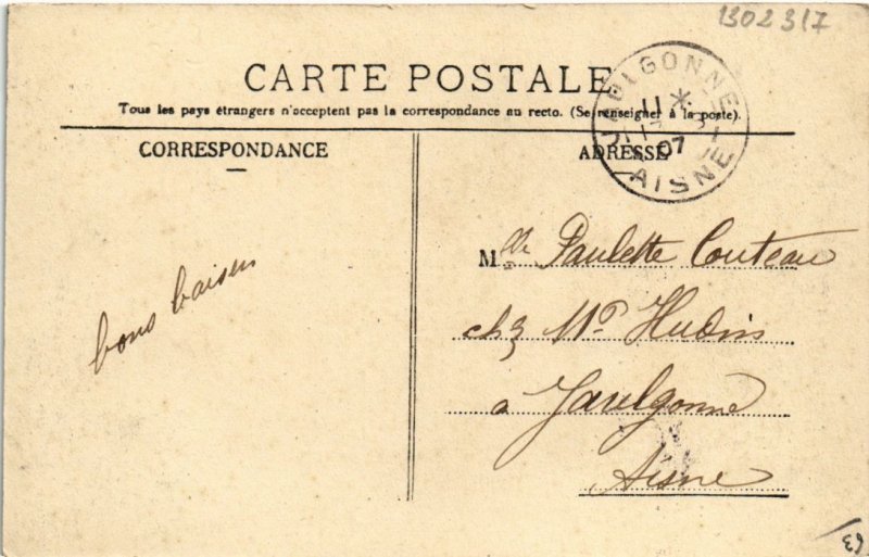 CPA Auvergne Costume de Riom FRANCE (1302317)