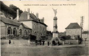 CPA CHATEAU-PORCIEN Le Monument aux Morts et les Ecoles (646585)