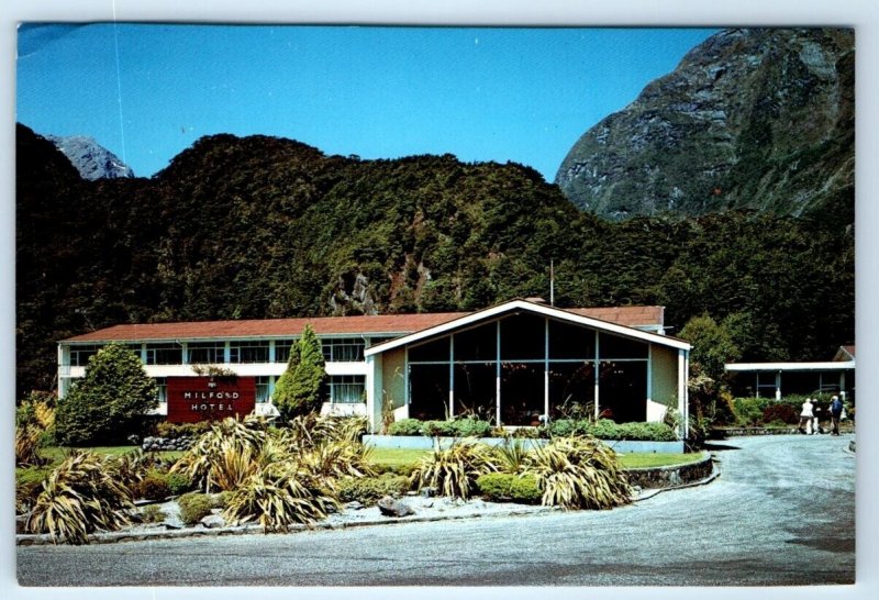 MILFORD SOUND Milford Hotel Southland NEW ZEALAND 4x6 Postcard