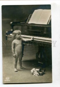 401697 KID Girl Child PIANIST Piano Vintage PHOTO Amag PC