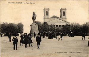 CPA LA ROCHE-sur-YON - La Place d'Armes (297881)