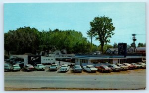 HOLLAND, MI Michigan ~ RUSS' DRIVE-IN RESTAURANT c1950s Cars Roadside  Postcard