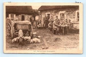 Postcard WWI German Soldiers Resting at a Farm rast auf einem bauerngehöft G17