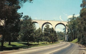 USA Cabrillo Bridge and Freeway Balboa Park San Diego Vintage Postcard 07.48