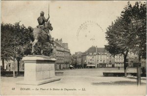 CPA DINAN La Place et la Statue de Duguesclin (1165725)