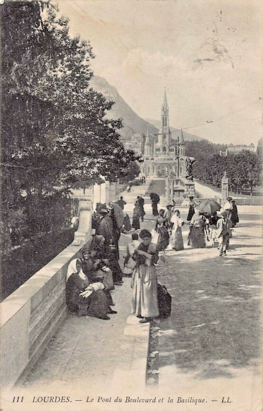 LOURDES FRANCE~LE PONT du BOULEVARD et la BASILIQUE~1911 POSTCARD