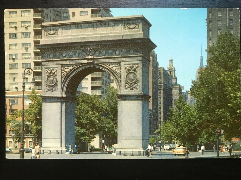 Vintage Postcard 1960 Greenwich Village Washington Arch New York City NY