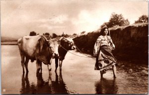 Romania Romanian Farmer Woman Vintage RPPC 09.77