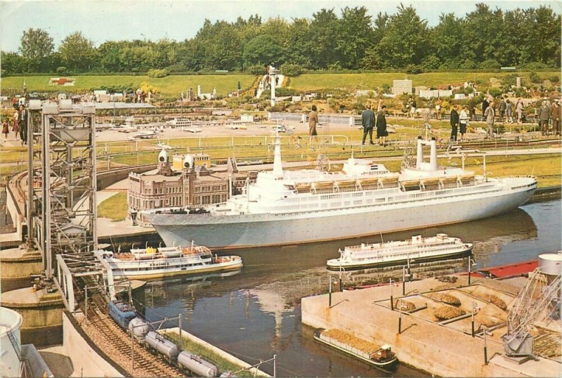 Miniatuurstad Madurodam Den Haag Netherlands postcard