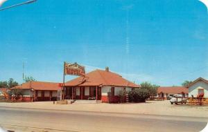 Cheyenne Wyoming Corral Motel Street View Vintage Postcard K41917 