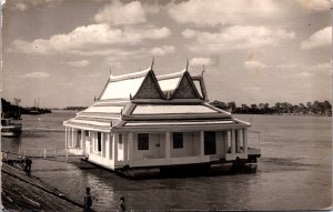 Cambodia Souvenir Du Cambodge Phnom Penh La Maison Flottante Vintage RPPC 09.65