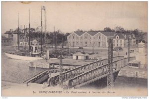 Le Pont Roulant A l'Entree Des Bassin, Saint-Nazaire (Loire Atlantique), Fran...