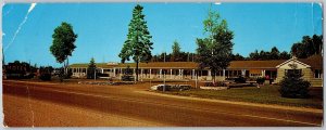 Manistique Michigan 1965 Oversize Postcard Colonial Motel