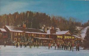 Canada Quebec La Province Skiers AtThe Alpine Inn Ste Marguerite Station