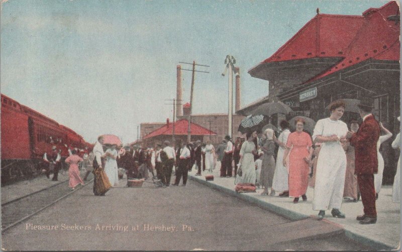 Postcard Railroad Pleasures Seekers Arriving at Hershey PA