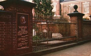 Vintage Postcard Benjamin Franklin's Grave Old Burial Philadelphia Pennsylvania