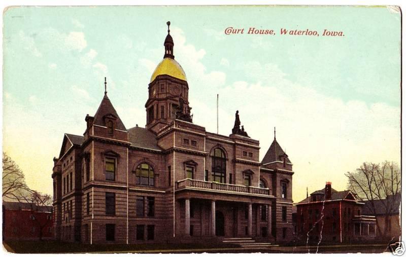 Old WATERLOO Iowa Postcard COURT HOUSE