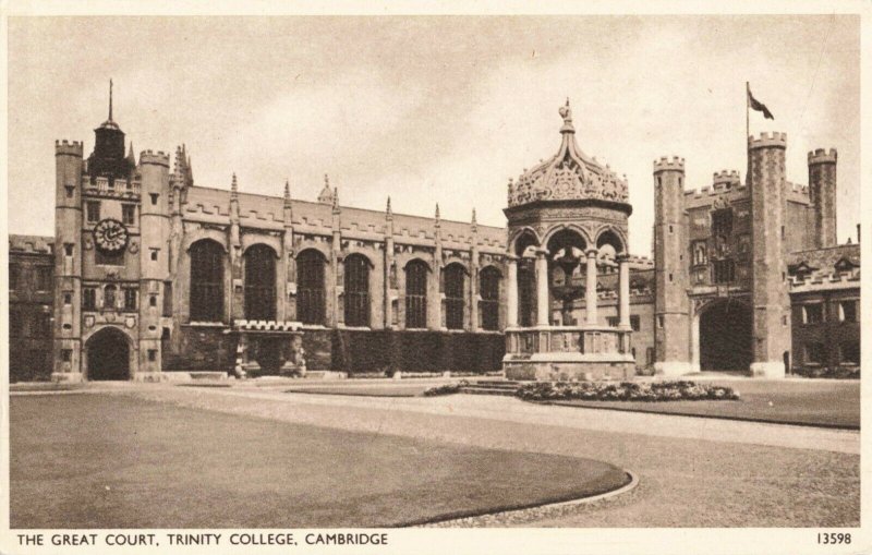 Postcard Great Court Trinity College Cambridge