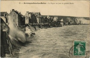 CPA ARROMANCHES-les-BAINS - La Digue un jour de grande Marée (141514)