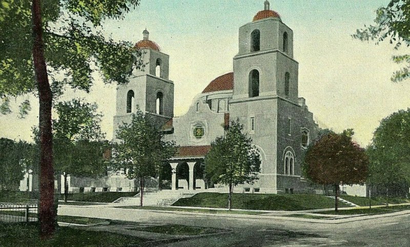 Postcard Early View of Baptist Church in Marshalltown, IA.          N2