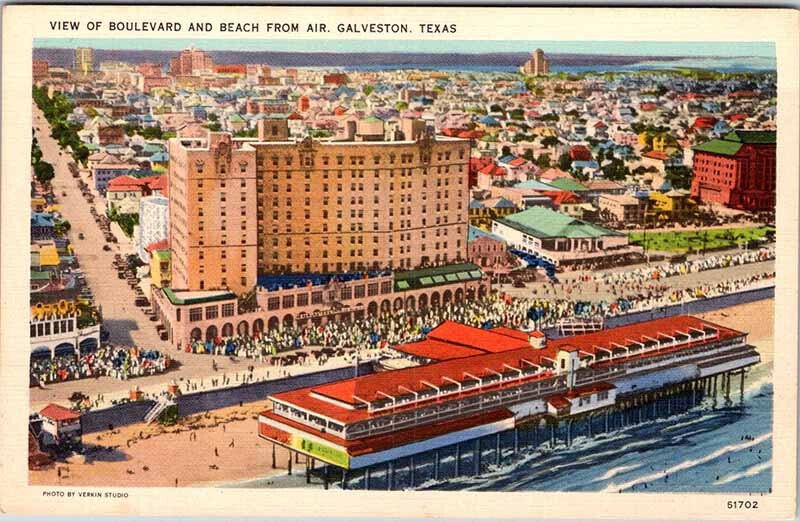 Postcard BEACH SCENE Galveston Texas TX AK5856