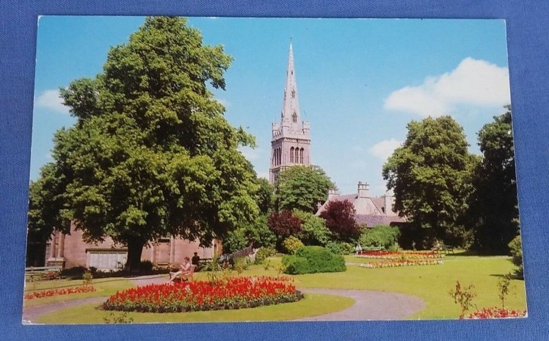 Vintage Postcard  Manor House Garden And Parish Church Kettering  B1C